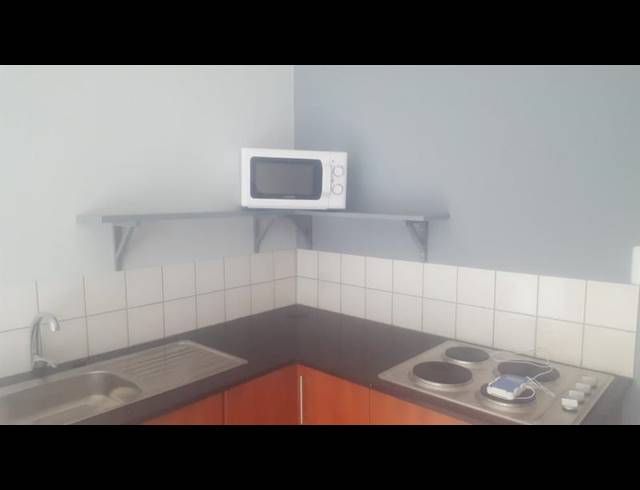 1 BEDROOM PROPERTY TO RENT IN STRAND NORTH